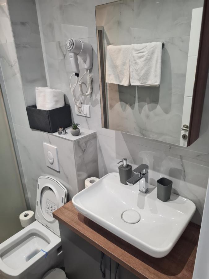 Glass Apartmani โนวีปาซาร์ ภายนอก รูปภาพ