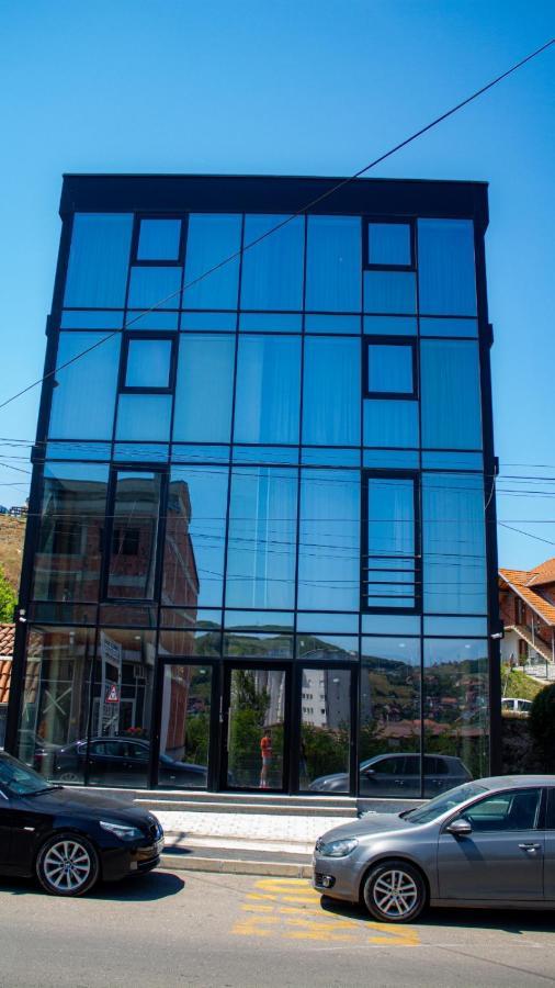Glass Apartmani โนวีปาซาร์ ภายนอก รูปภาพ